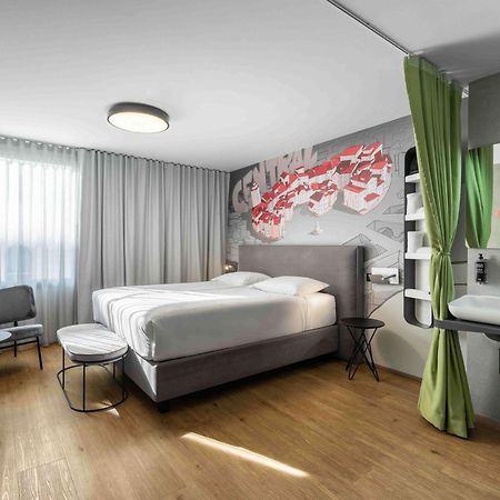 Ibis Styles Ljubljana Centre Hotel Bagian luar foto