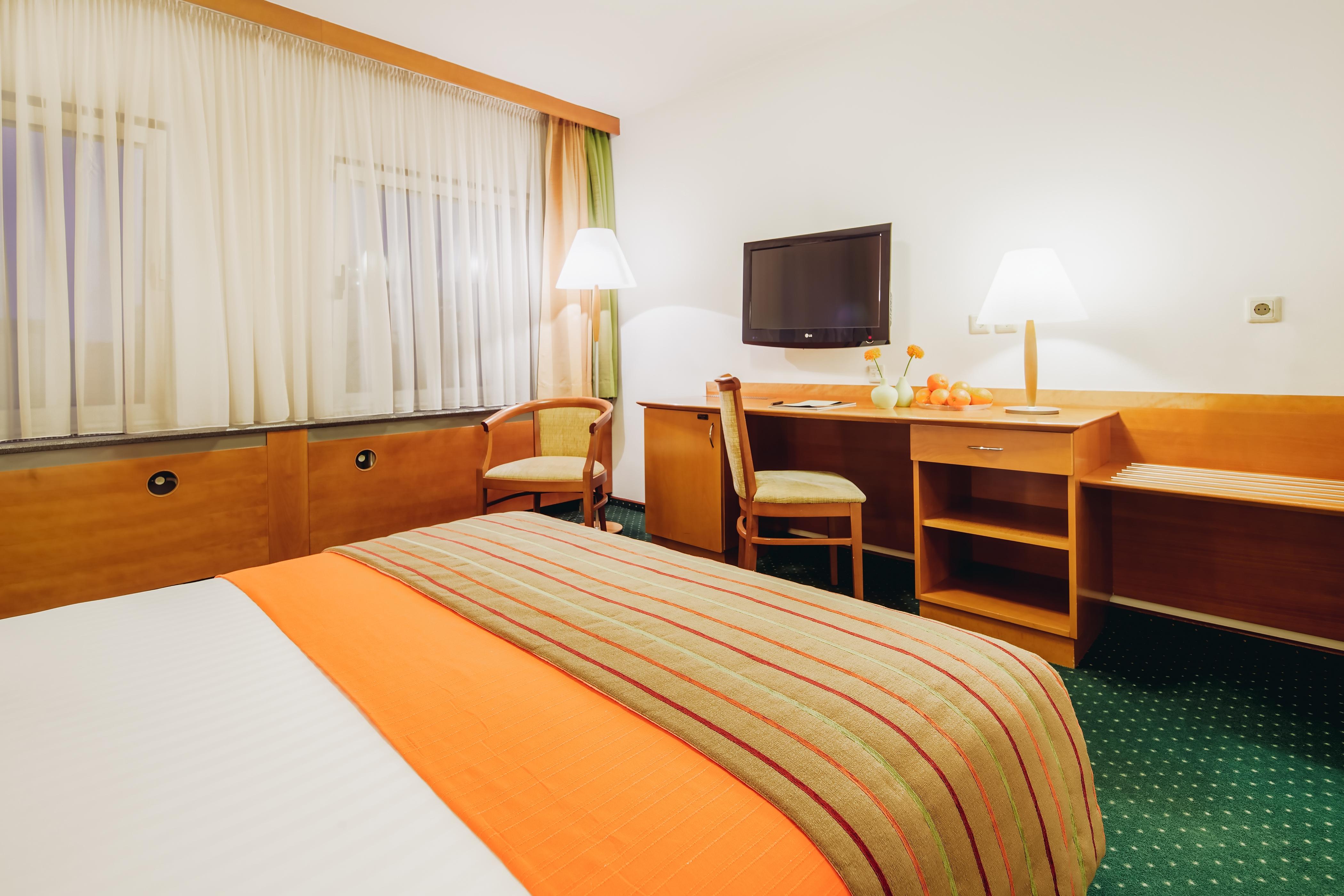 Ibis Styles Ljubljana Centre Hotel Bagian luar foto