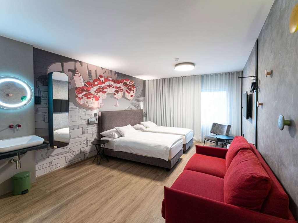 Ibis Styles Ljubljana Centre Hotel Bagian luar foto
