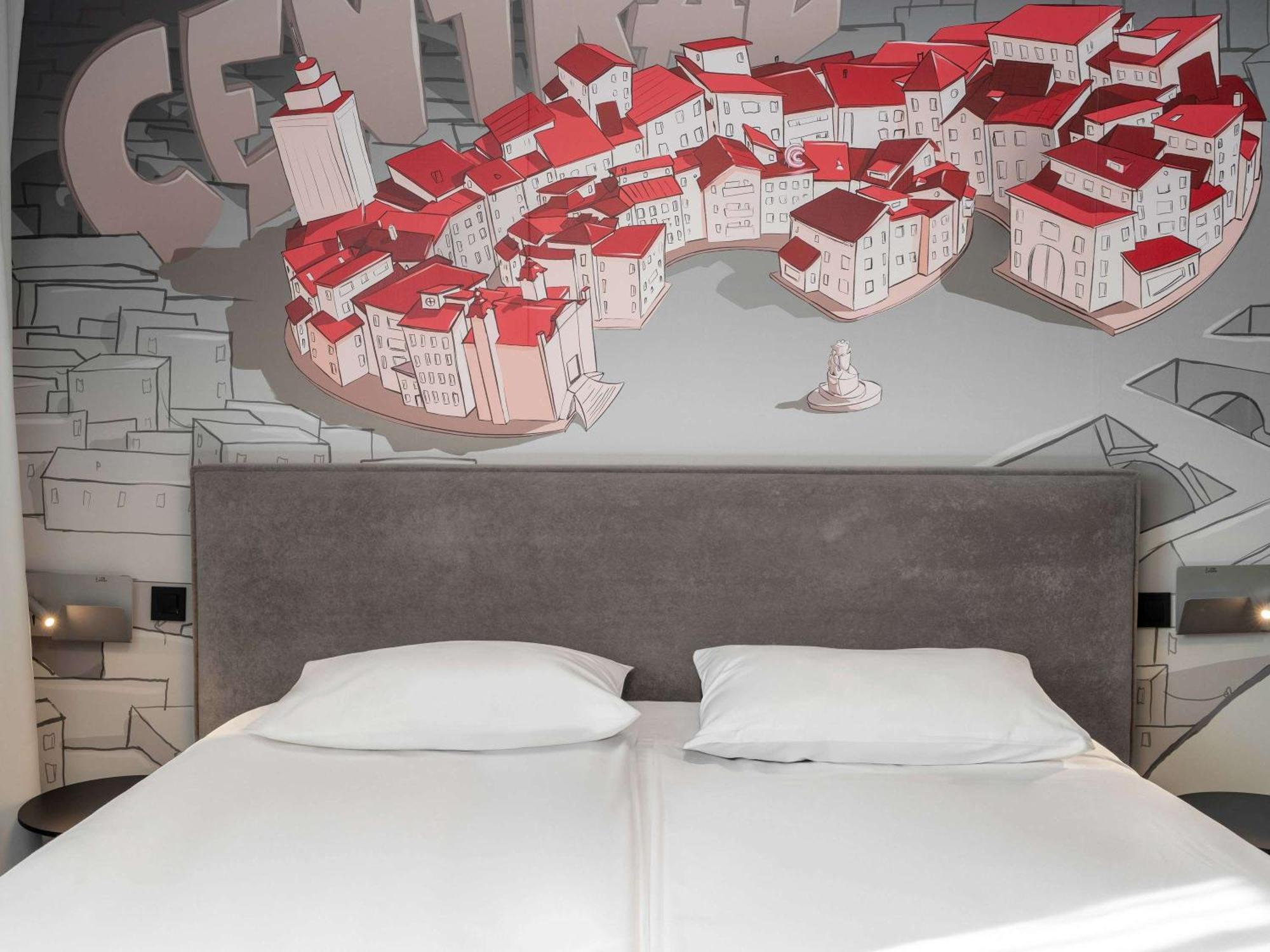 Ibis Styles Ljubljana Centre Hotel Bagian luar foto