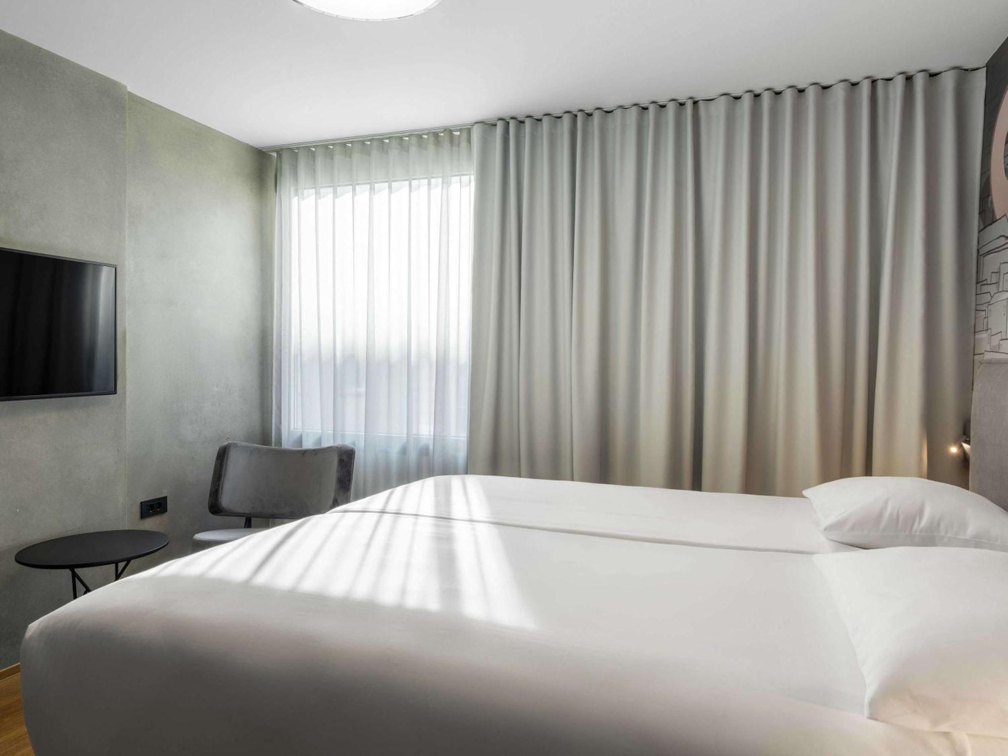 Ibis Styles Ljubljana Centre Hotel Bagian luar foto