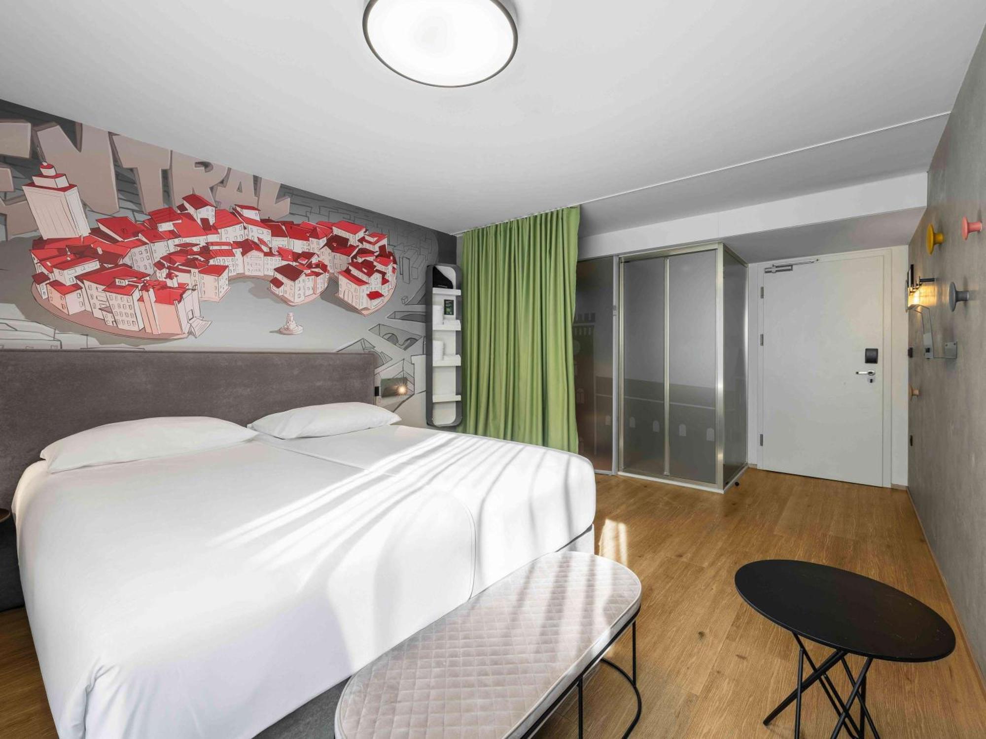 Ibis Styles Ljubljana Centre Hotel Bagian luar foto