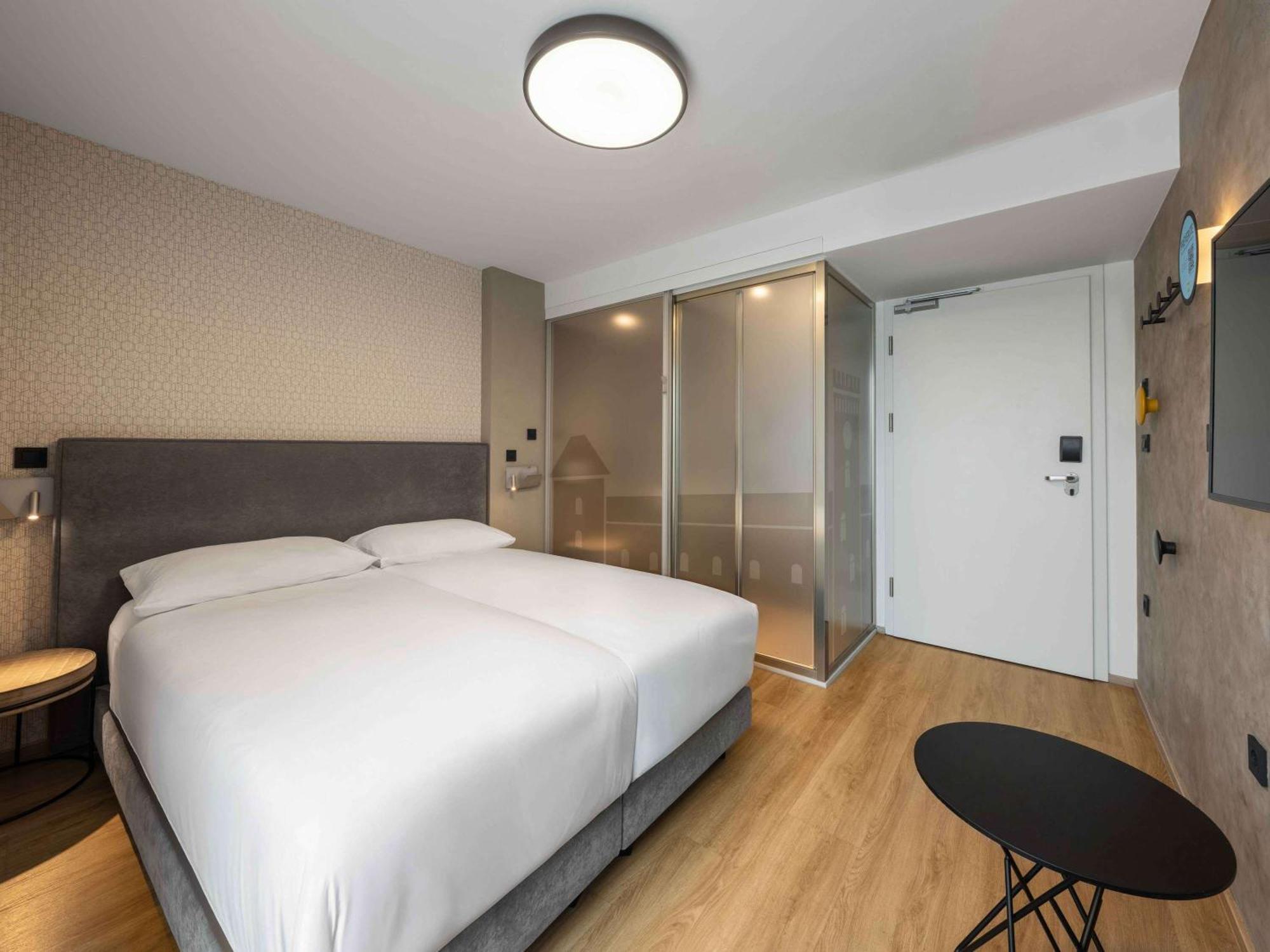 Ibis Styles Ljubljana Centre Hotel Bagian luar foto