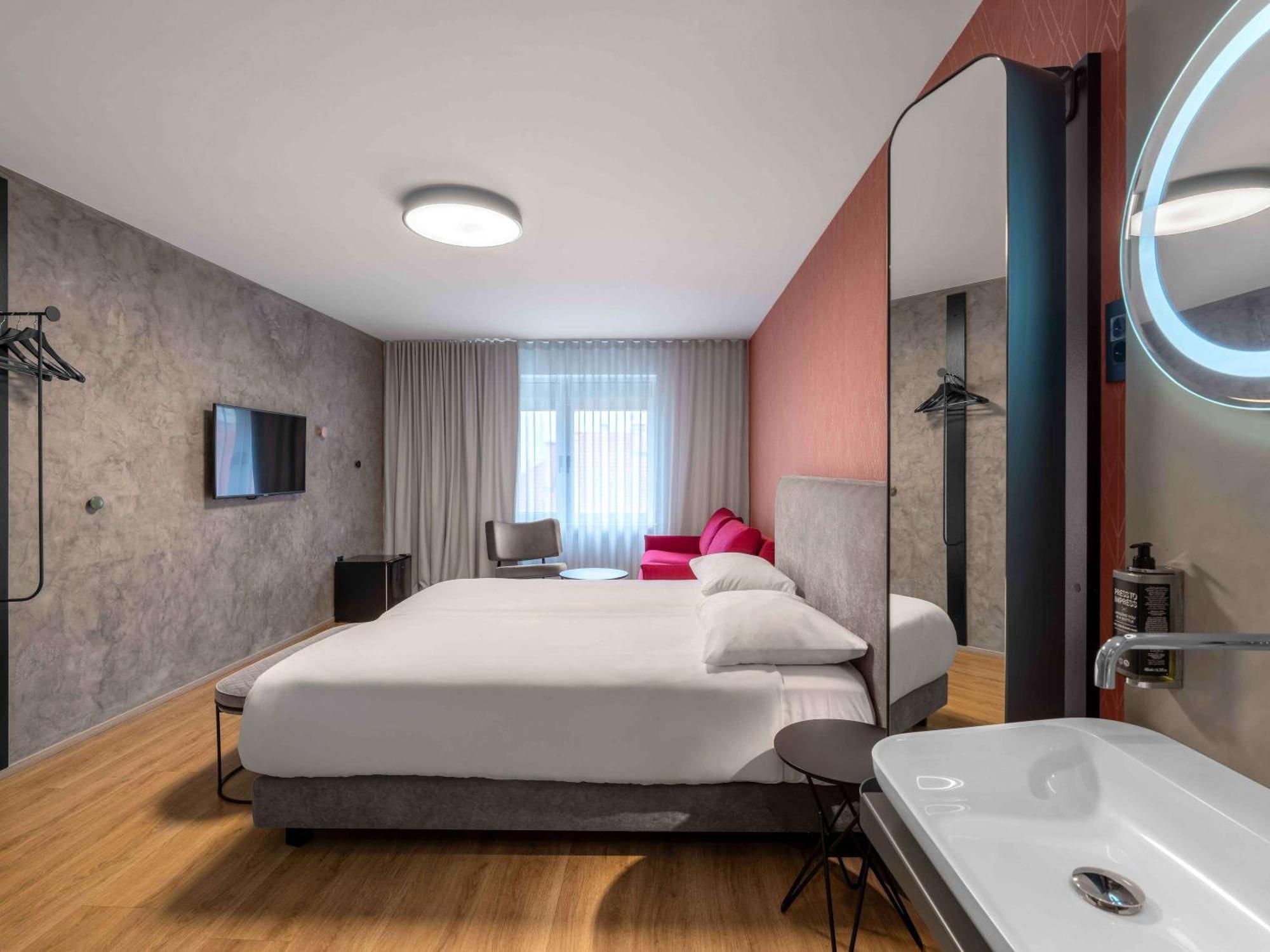 Ibis Styles Ljubljana Centre Hotel Bagian luar foto