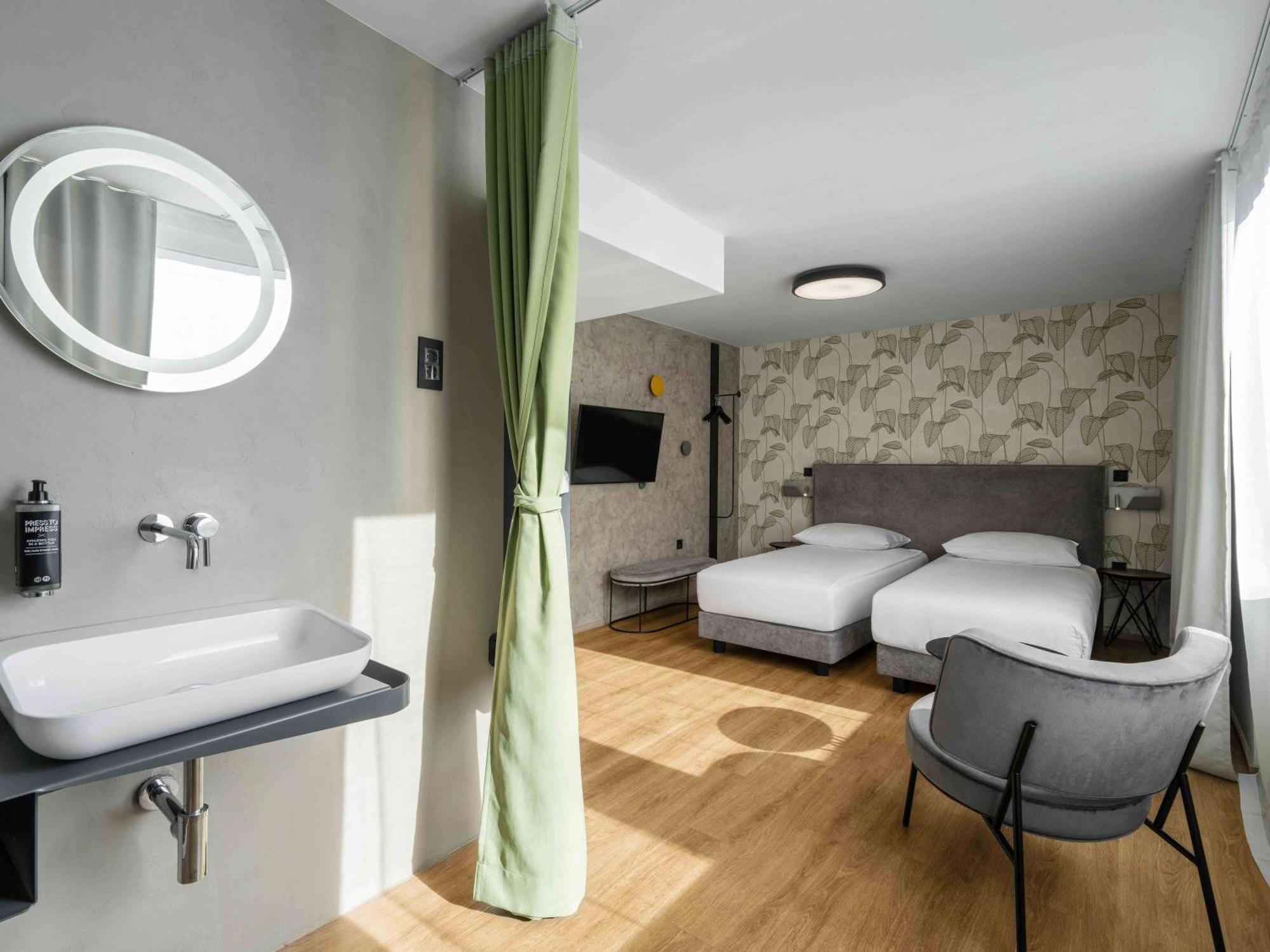 Ibis Styles Ljubljana Centre Hotel Bagian luar foto
