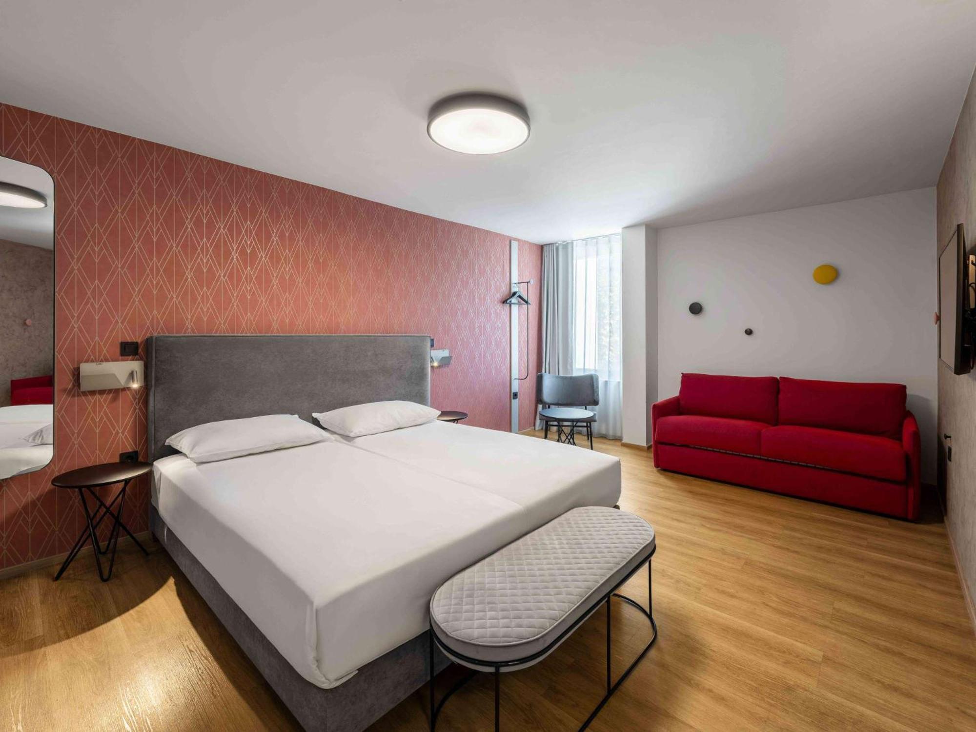 Ibis Styles Ljubljana Centre Hotel Bagian luar foto