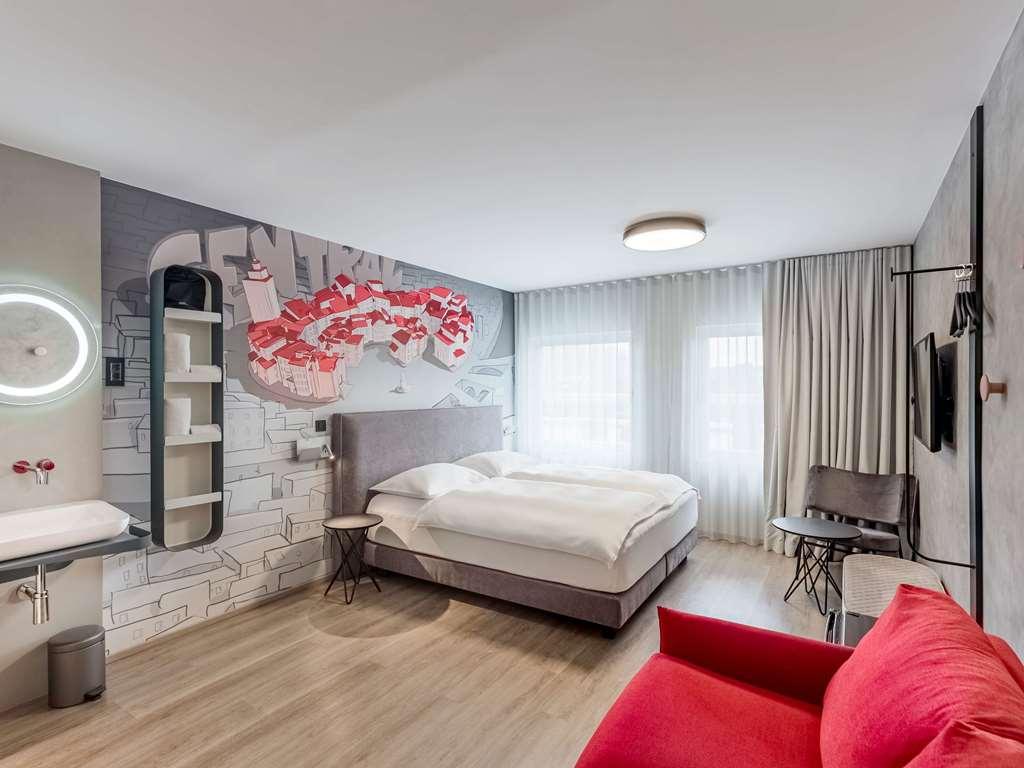 Ibis Styles Ljubljana Centre Hotel Bagian luar foto